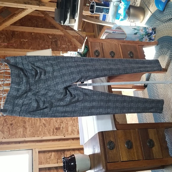 Seven 7 Pull On Legging pants. Size medium - Picture 4 of 7